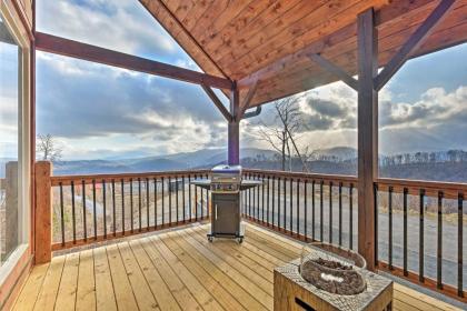 Lightning Bug Lookout Luxury mountain View Cabin Tennessee